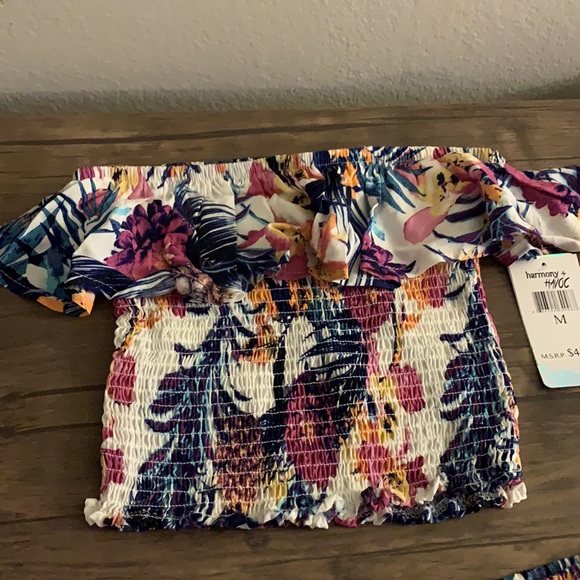 2 Piece Floral Short Set NWT - Picture 2 of 3
